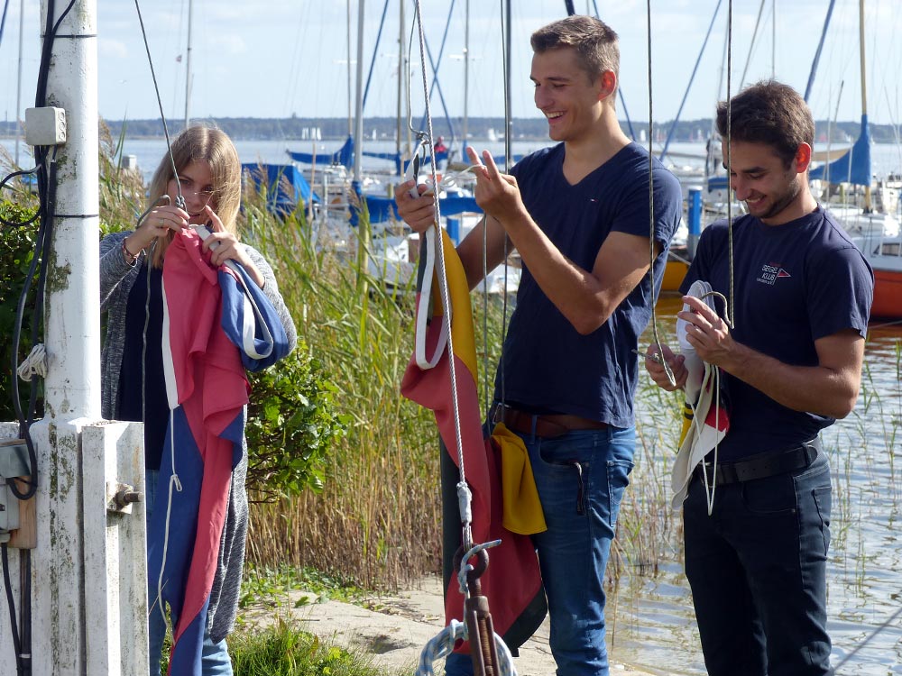 Fahnen einholen